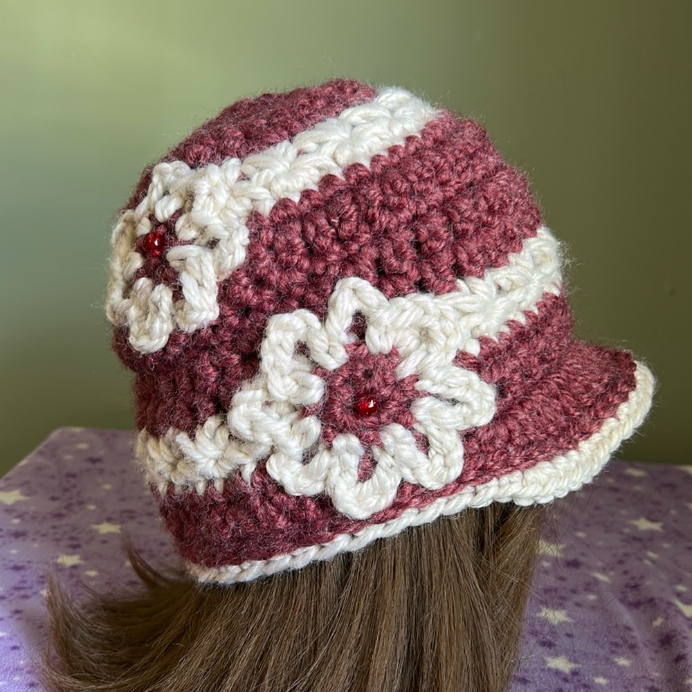 Elegant cherry and Cream newsboy Crochet Hat medium thick acrylic